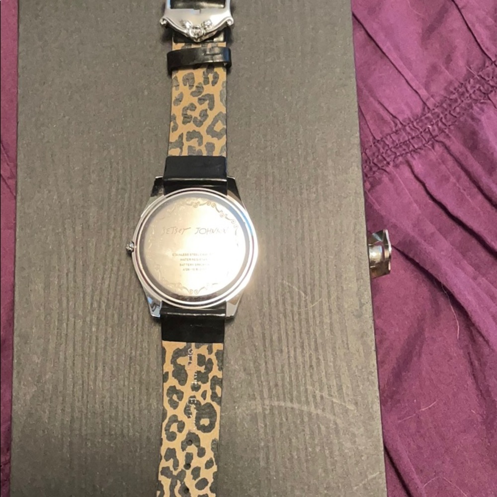 Watch - Picture 3 of 3